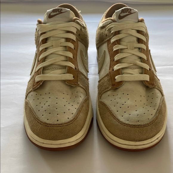 Nike Men’s Dunk Low # DD1390-100 Premium Leather Sneakers Size 9 - Picture 3 of 8